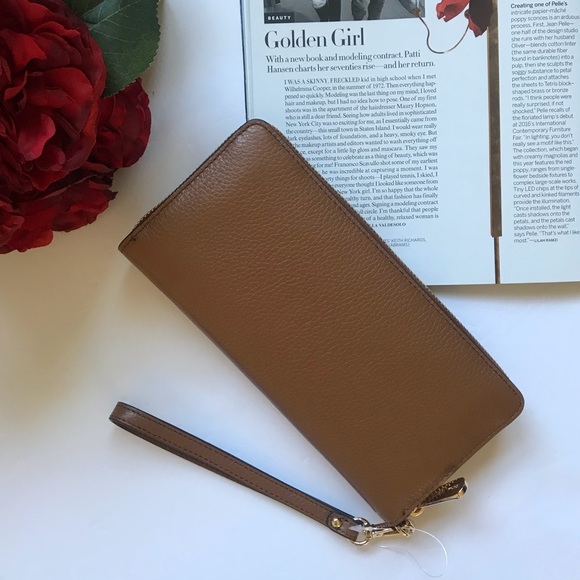 Michael Kors Jet Set Travel Luggage Brown Wallet - Picture 6 of 6